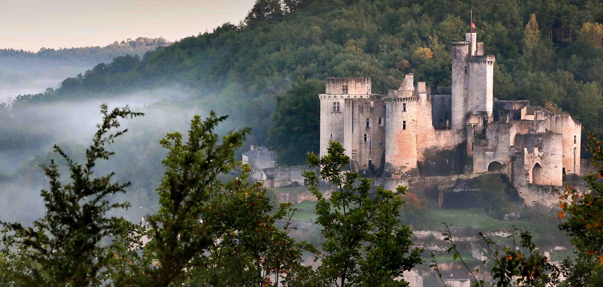 Dictée Histoire Des Arts Le Chateau De Bonaguil Château de Bonaguil - Fumel - Lot-et-Garonne | Bienvenue au plus beau